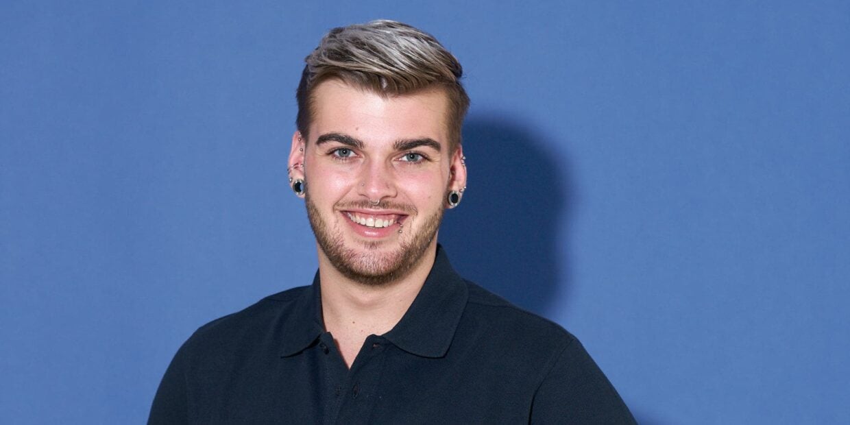 Portrait eines jungen motivierten Studierenden Pflegefachmann FH.